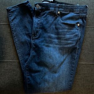 🖤 Torrid Denim Sky High Skinny Jeans